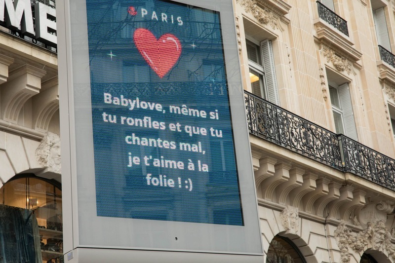 Paris - info boards with love messages